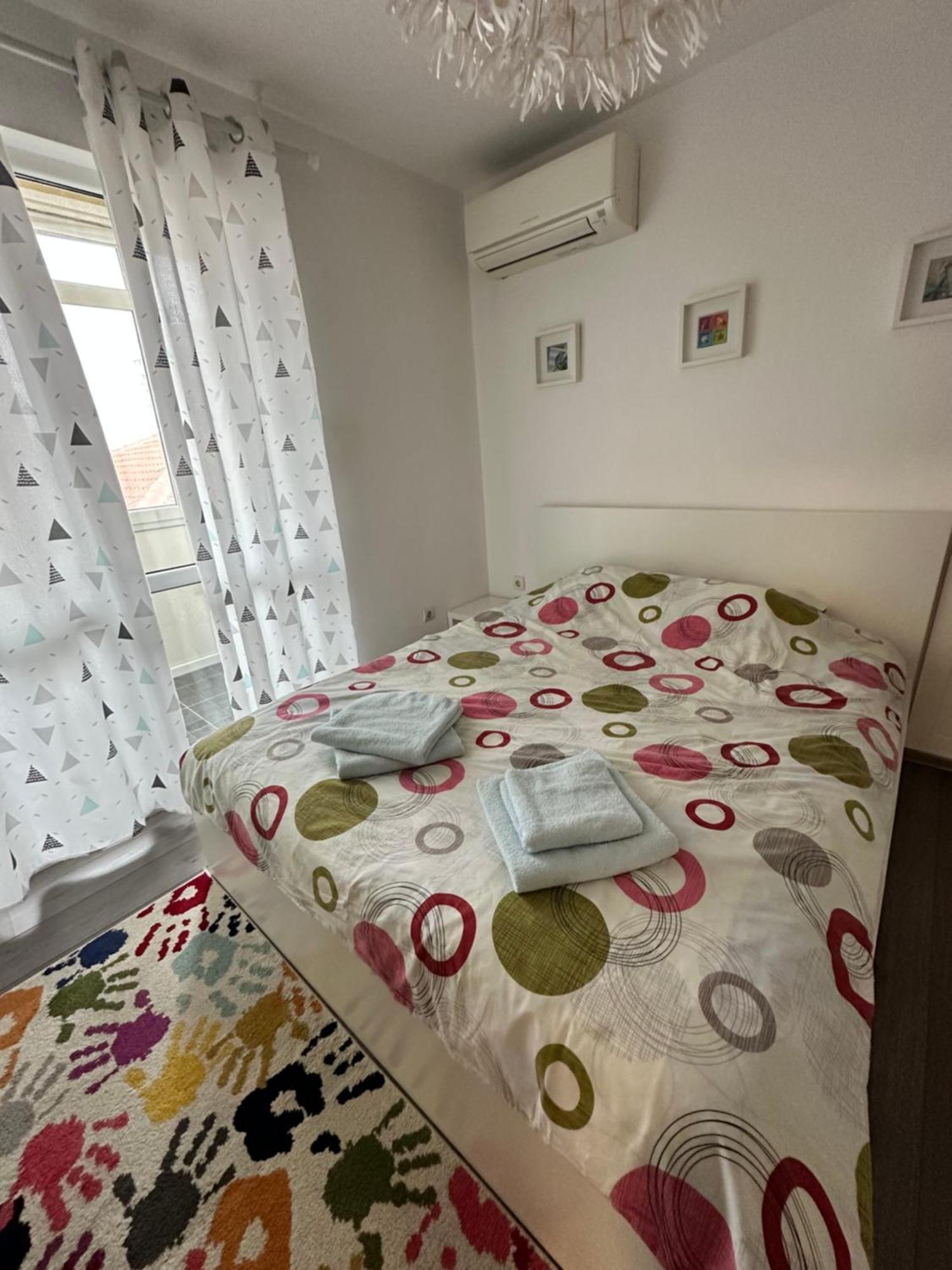 Briz Apartment; 2 Bdr; 6 Guests; Private Parking Warna Exterior foto